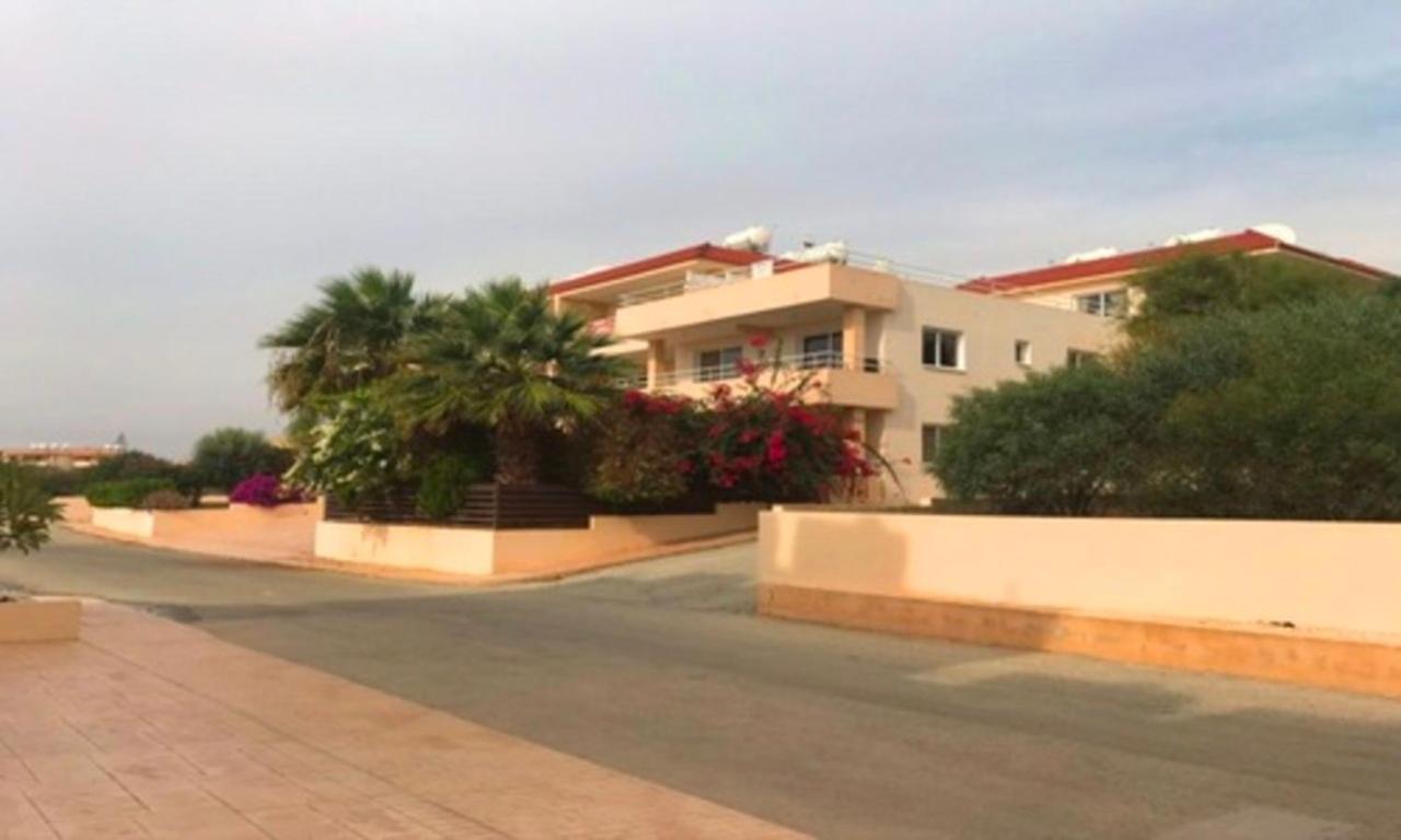 Apartment 2 Bedroom With Private Garden, Walk To Nissi Beach, Communal Swimming Pool Ayia Napa
