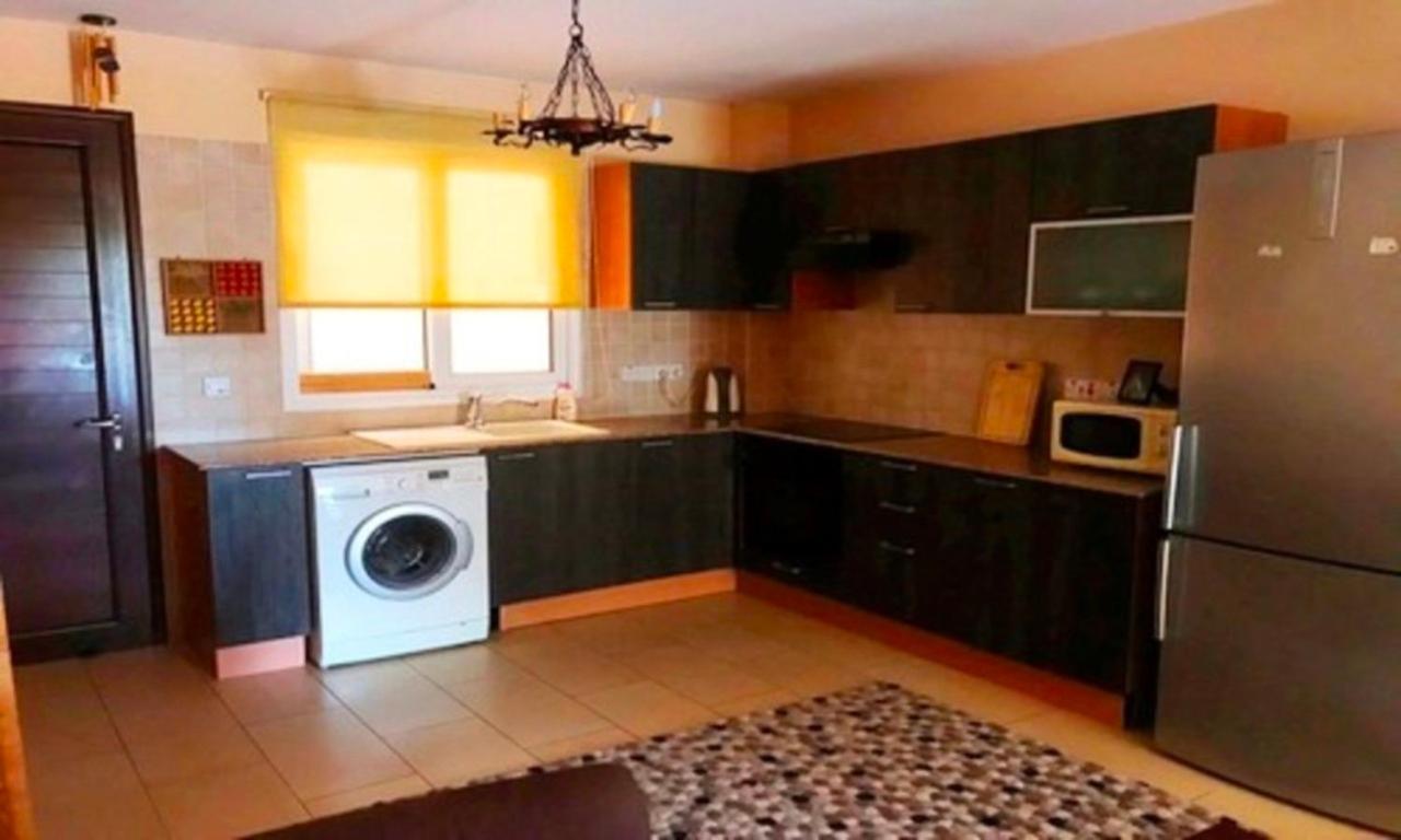 2 Bedroom With Private Garden, Walk To Nissi Beach, Communal Swimming Pool Ayia Napa