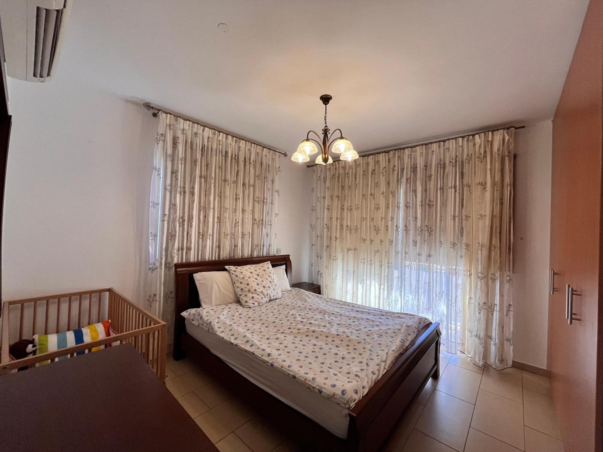 2 Bedroom With Private Garden, Walk To Nissi Beach, Communal Swimming Pool Apartment