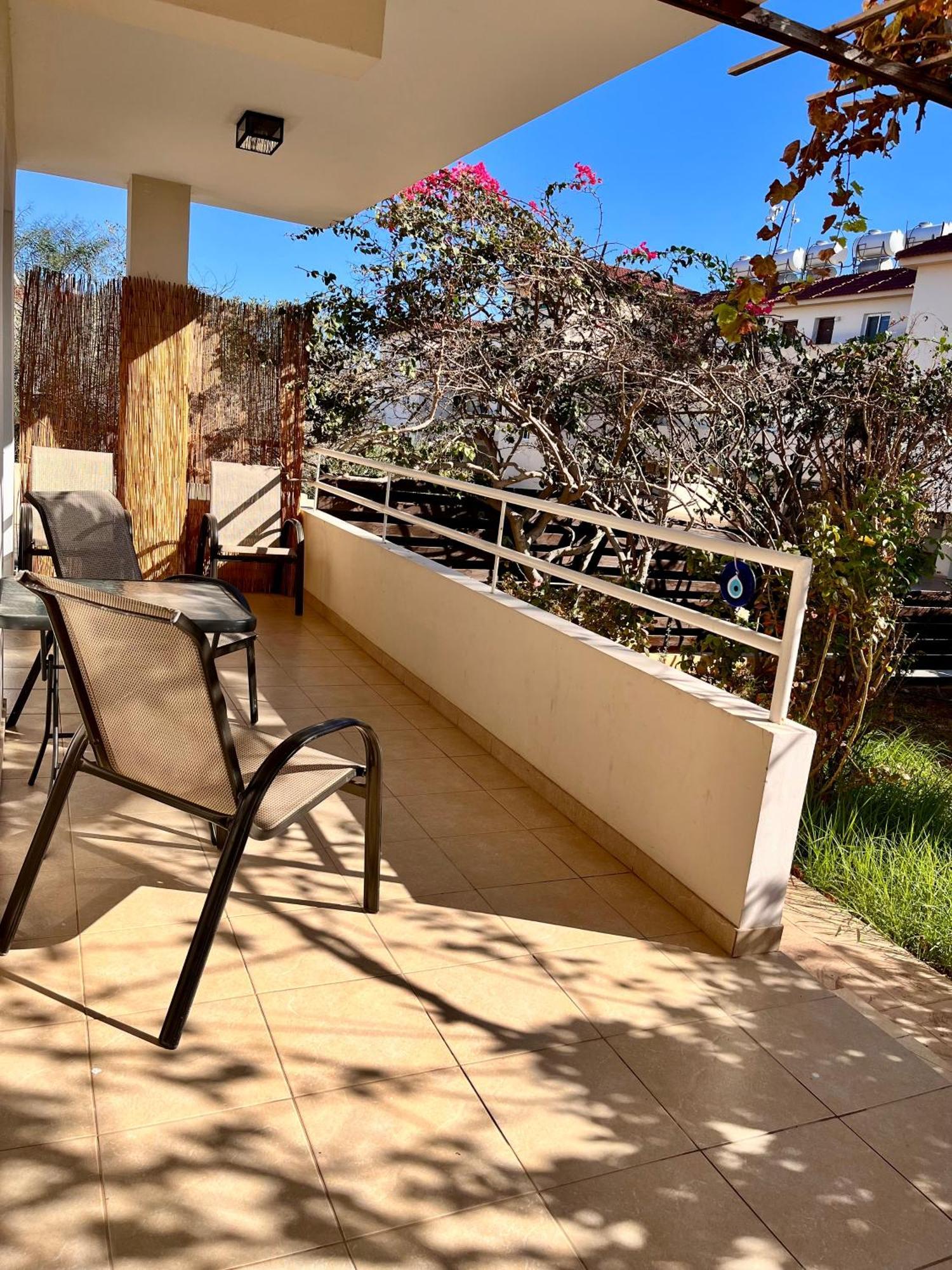 Apartment 2 Bedroom With Private Garden, Walk To Nissi Beach, Communal Swimming Pool *