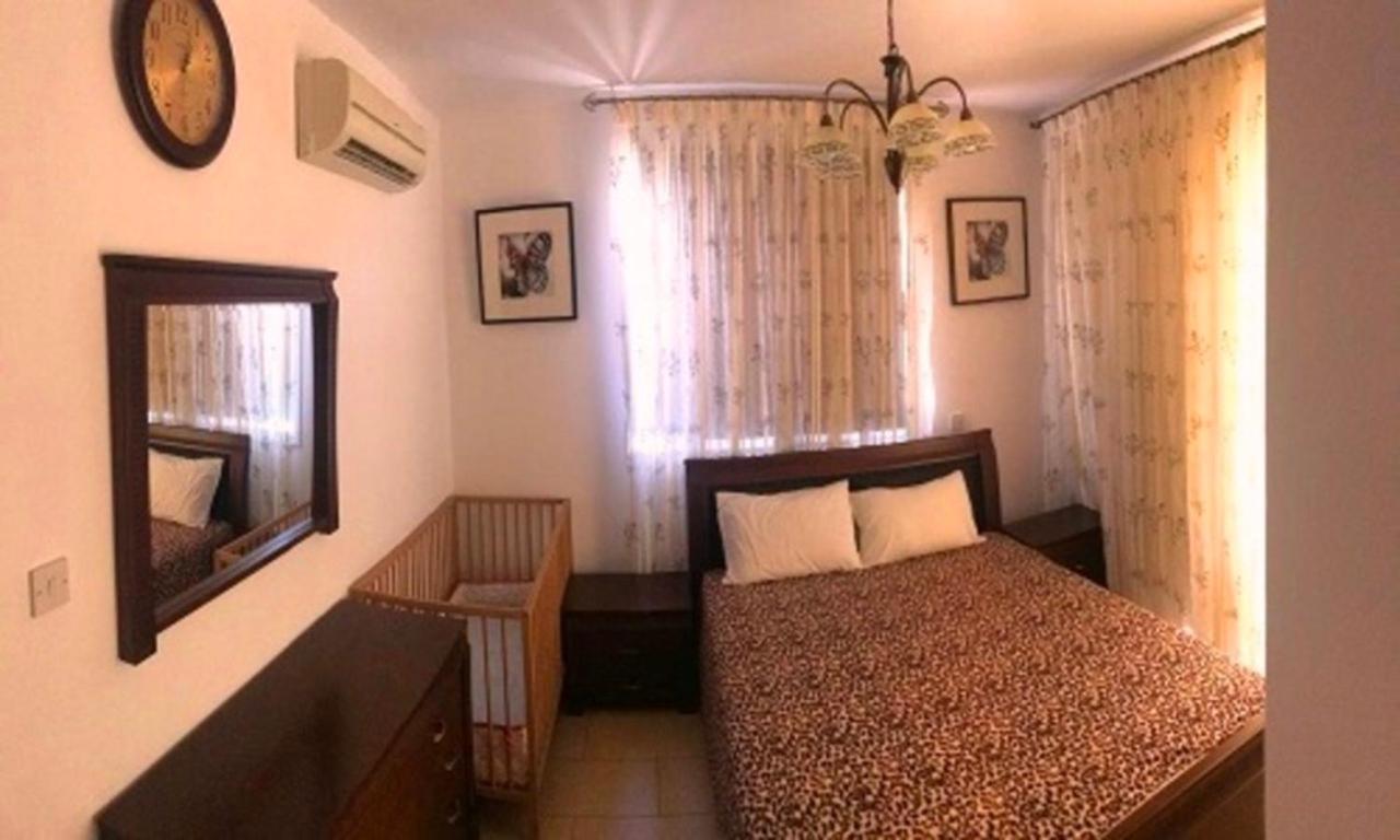 Apartment 2 Bedroom With Private Garden, Walk To Nissi Beach, Communal Swimming Pool