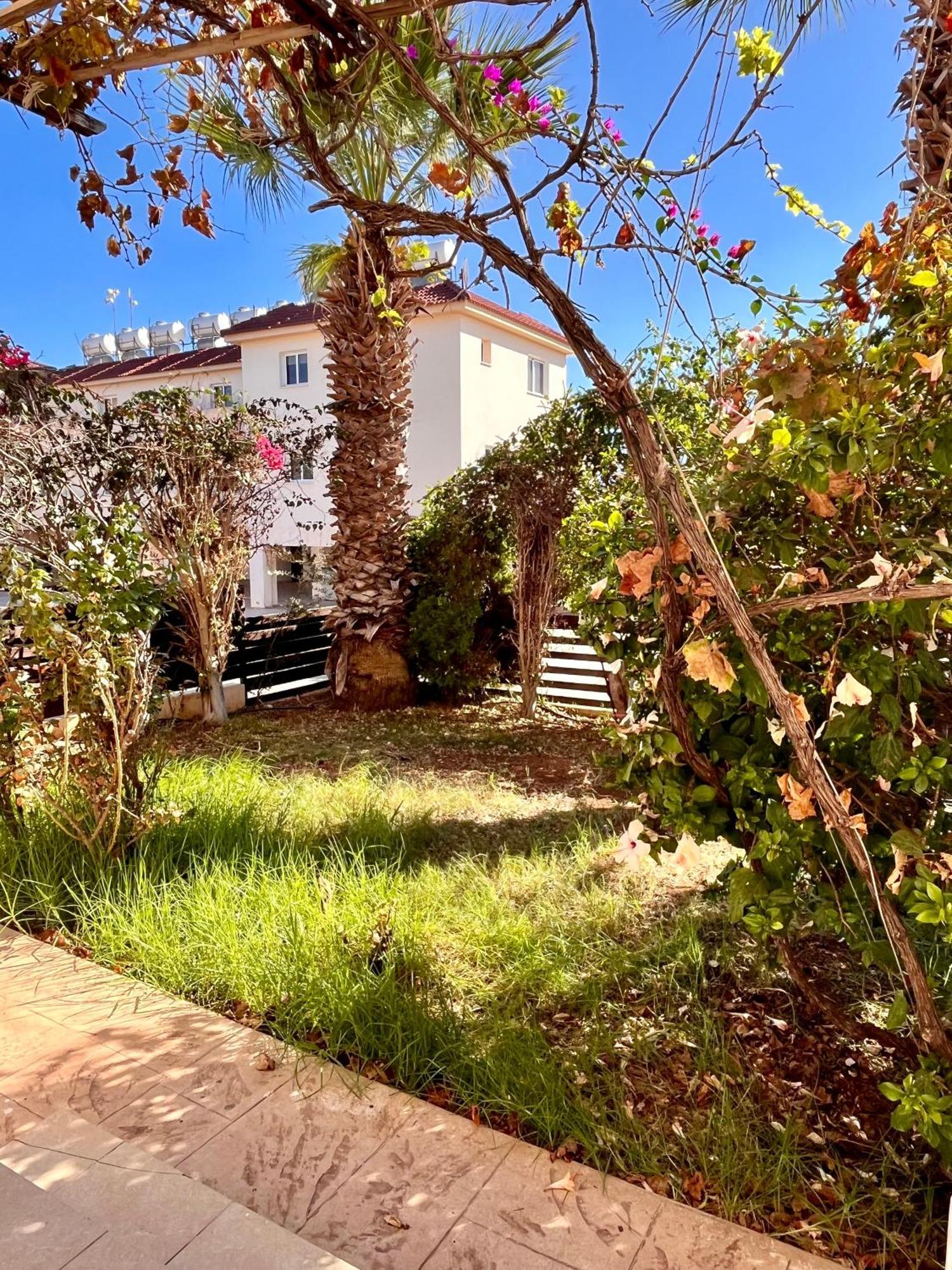 2 Bedroom With Private Garden, Walk To Nissi Beach, Communal Swimming Pool Apartment Agia Napa
