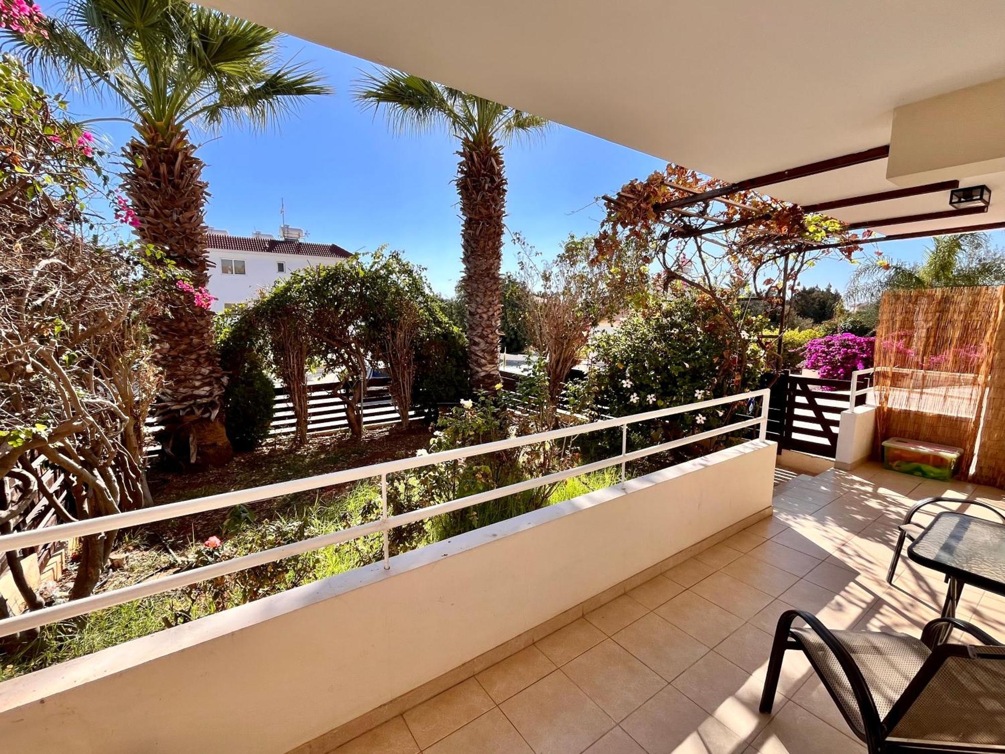 2 Bedroom With Private Garden, Walk To Nissi Beach, Communal Swimming Pool *