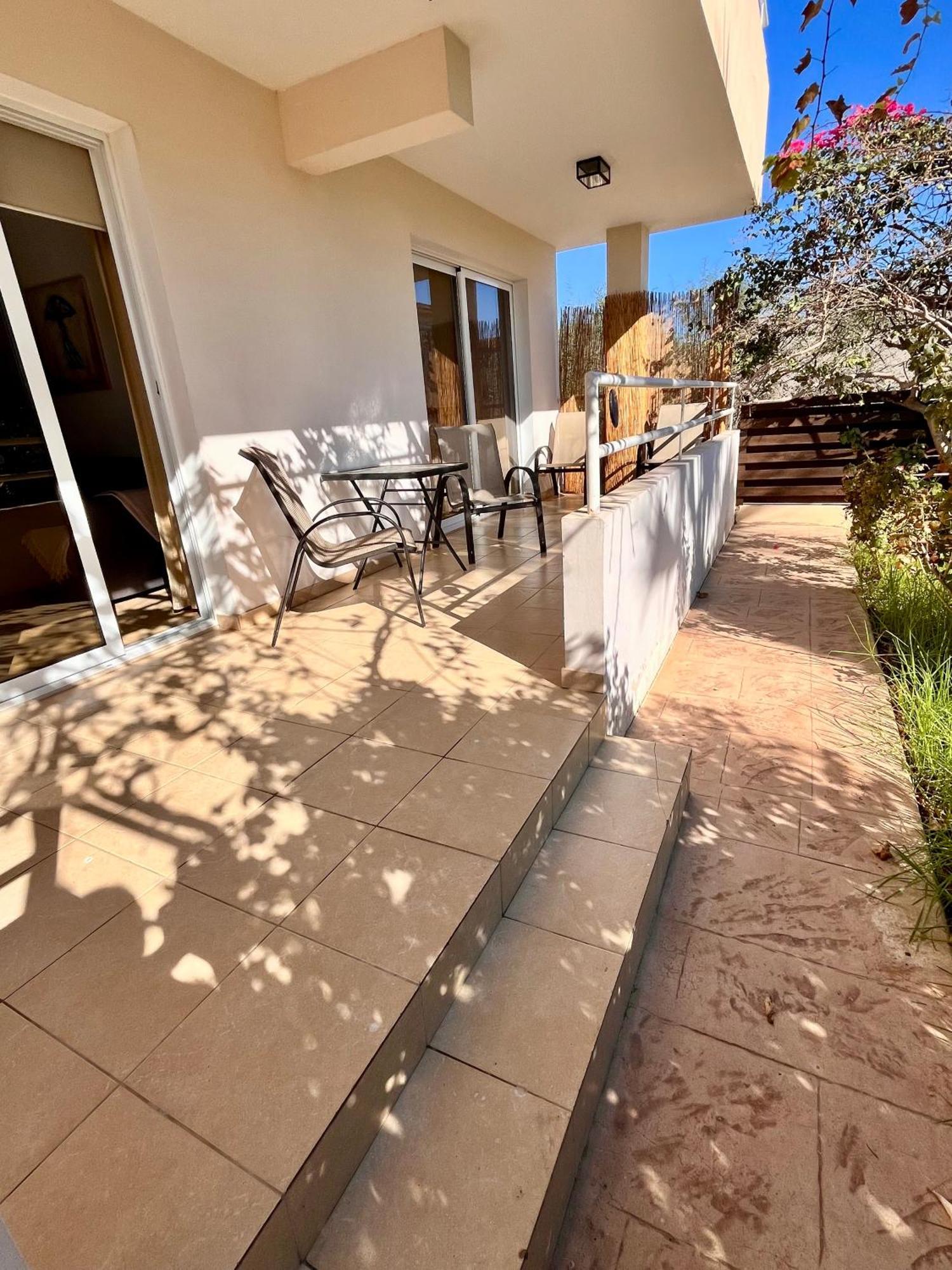 Apartment 2 Bedroom With Private Garden, Walk To Nissi Beach, Communal Swimming Pool